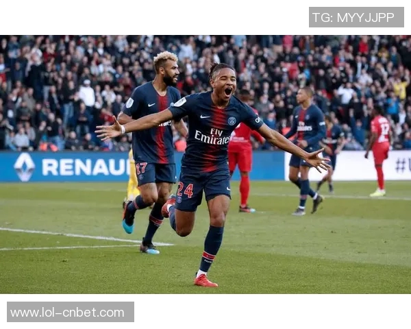 西甲激战巴黎圣日耳曼逆转曼联帽子戏法点燃全场激情与数据分析