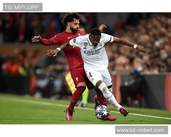 国王杯激战利物浦与皇马互交白卷逆转时刻引发全场热烈反响