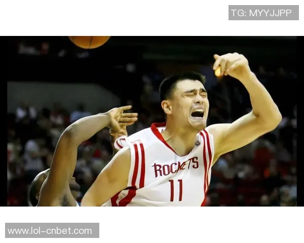 教练盛赞姚明在比赛中的出色表现与领导能力展现篮球巨星风范