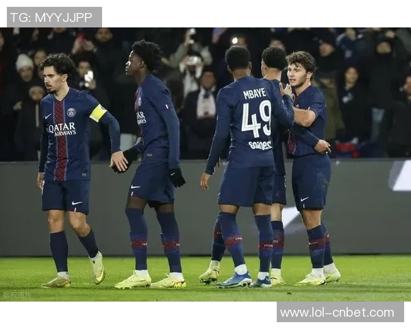 国王杯激战平局巴黎圣日耳曼与利物浦鏖战全场引发热议