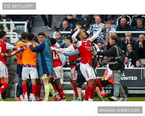 世界杯激战多特蒙德与阿森纳平局补时进球引发争议判罚全场沸腾