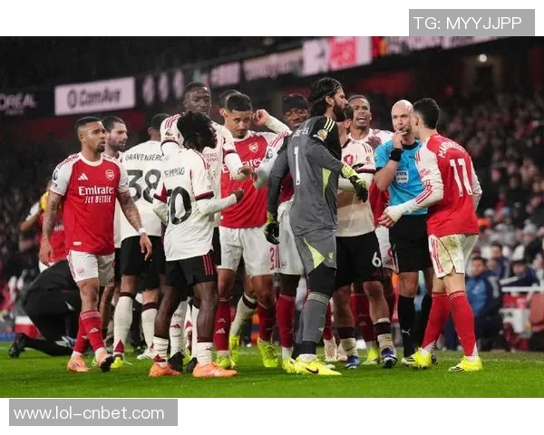 英超焦点战里昂小胜阿森纳神扑瞬间引发全场热议与转会传闻