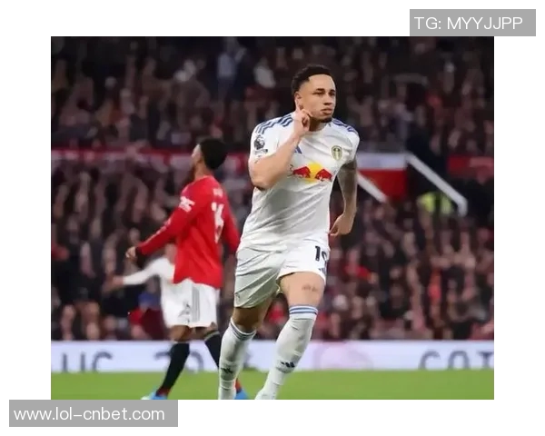 友谊赛曼联与本菲卡战平红牌事件引发全场热议与争议